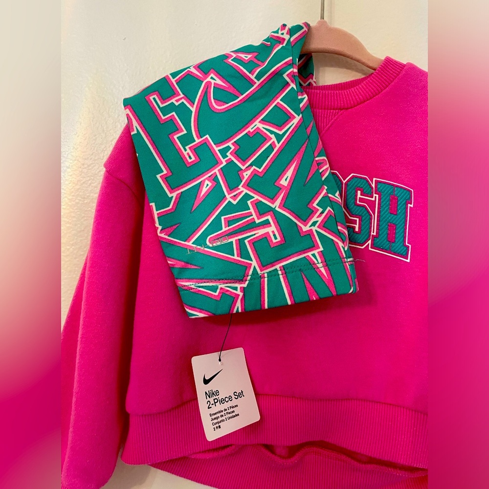 NIKE sweatshirt and legging set